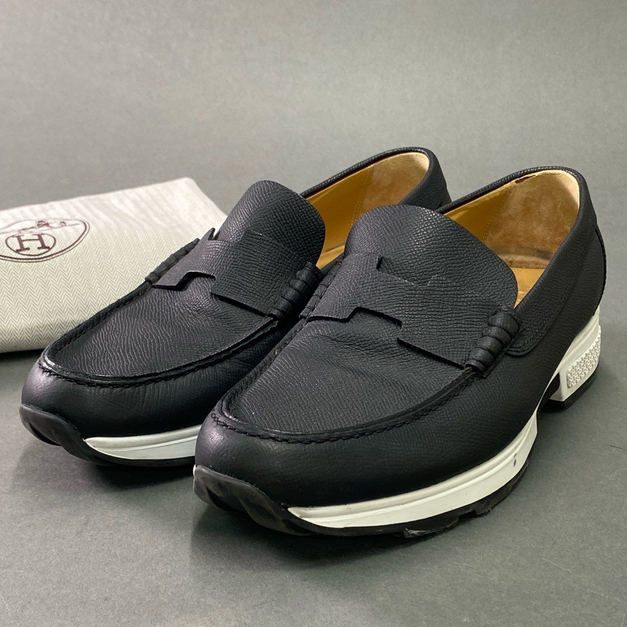 エルメス　ブラックモカシン Hロゴ金具付き エルメス ブラックモカシン Hロゴ金具付き エルメスブラックモカシン H