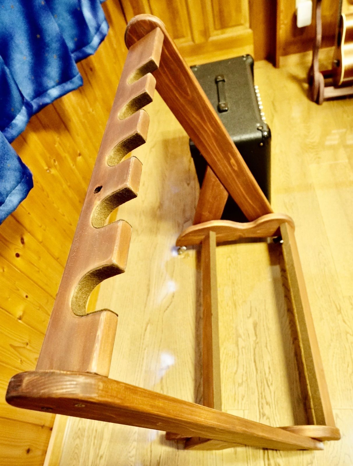 木製ギタースタンド オイルステイン仕上げ