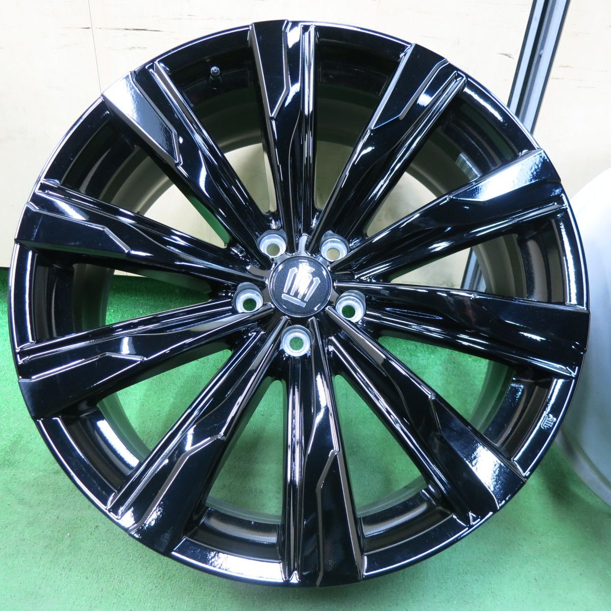 クラウンスポーツ　純正ホイール　２１インチ　新車外し クラウン TOYOTA トヨタ 新型 クラウンスポーツ 純正 納車前