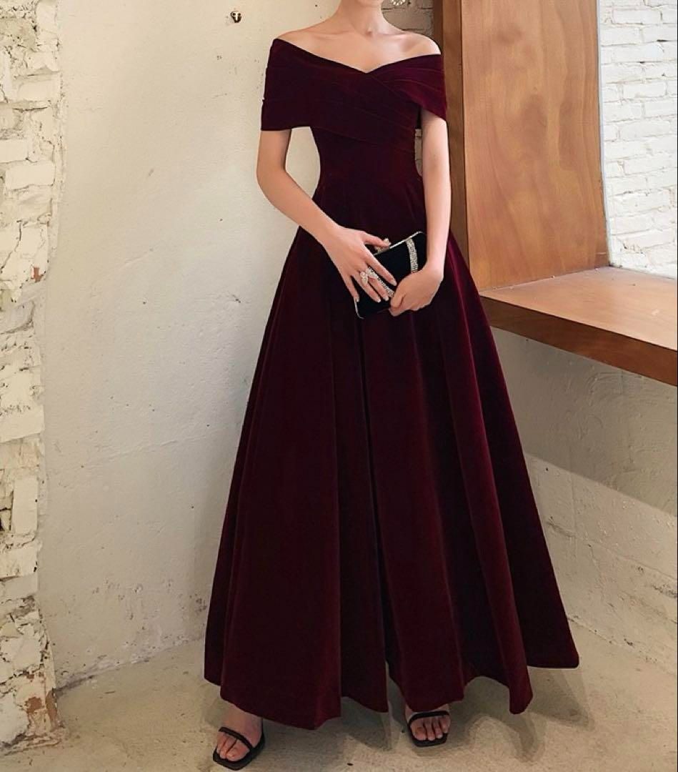 シンプルオシャレなベロア生地のオフショル イブニングドレス シンプルオシャレなベロア生地のオフショル イブニングドレス - メルカリ