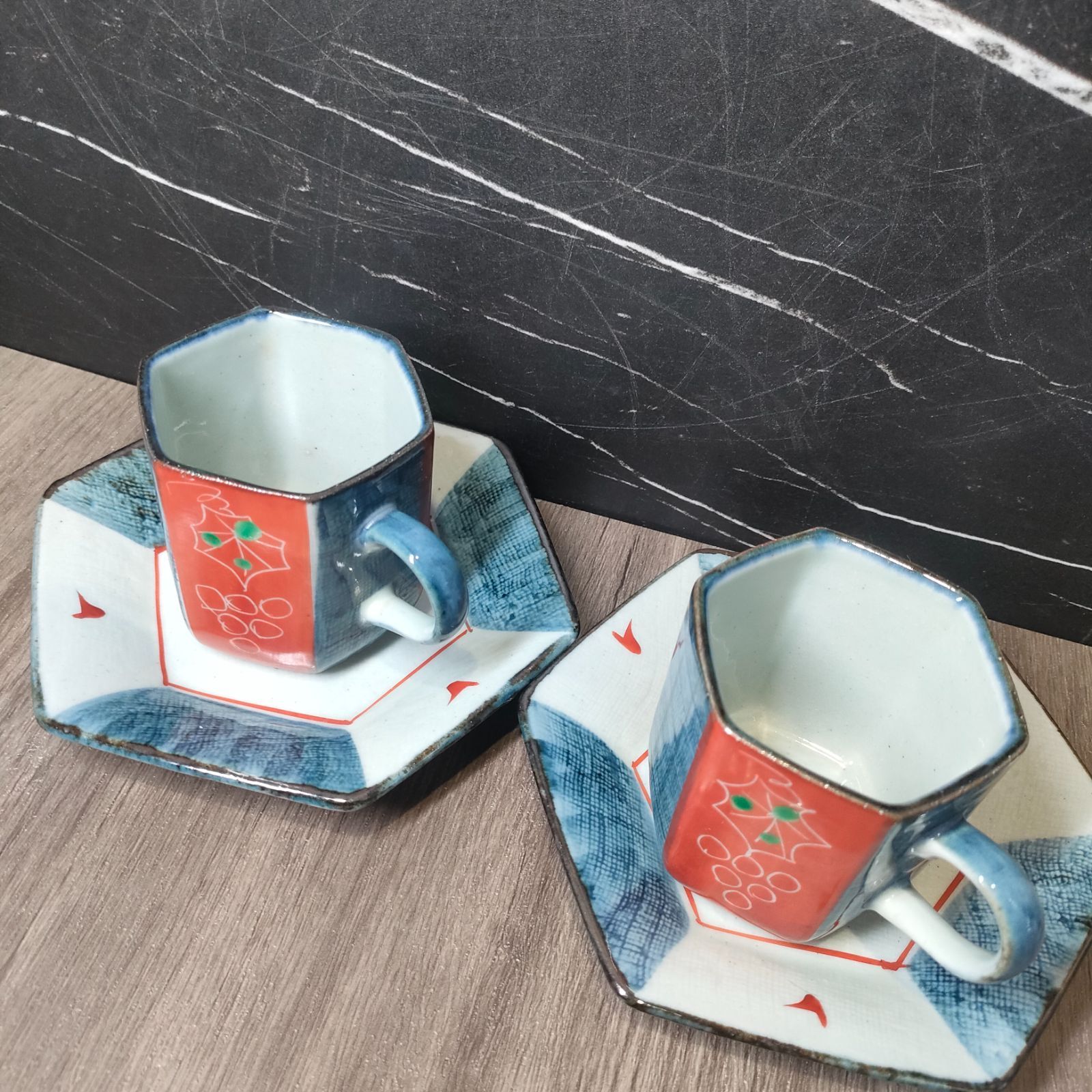 美品】九谷焼 九谷 草庵 六角形 カップ&ソーサー 2客セット 葡萄