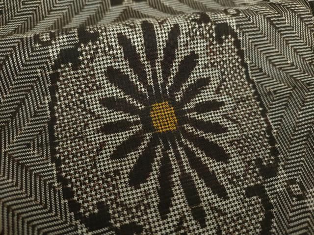 平和屋着物○本場大島紬 龍郷絣 花丸文 正絹 逸品 DAAU5005ps