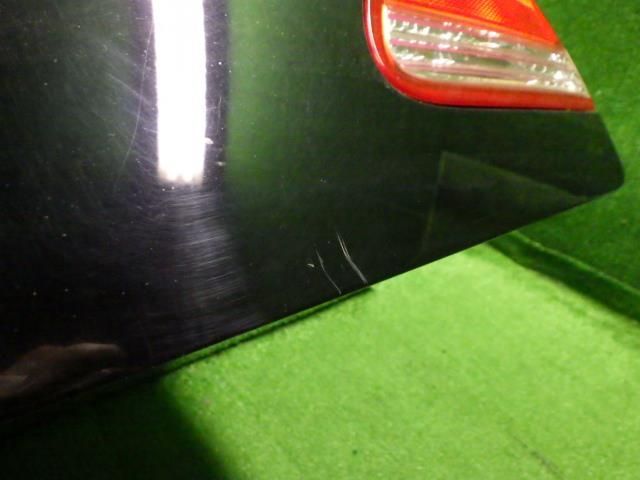 トランクリッド