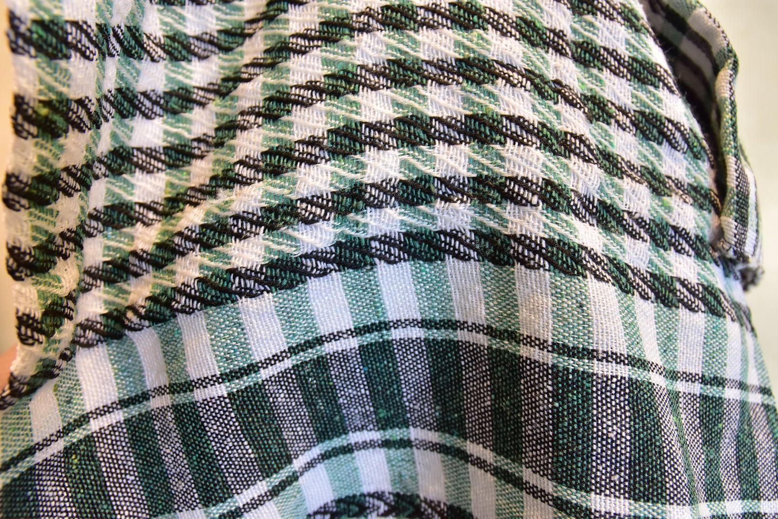 カフィーヤ（クーフィーヤ） アラブの頭巾 ターバン パレスチナ 白黒＋