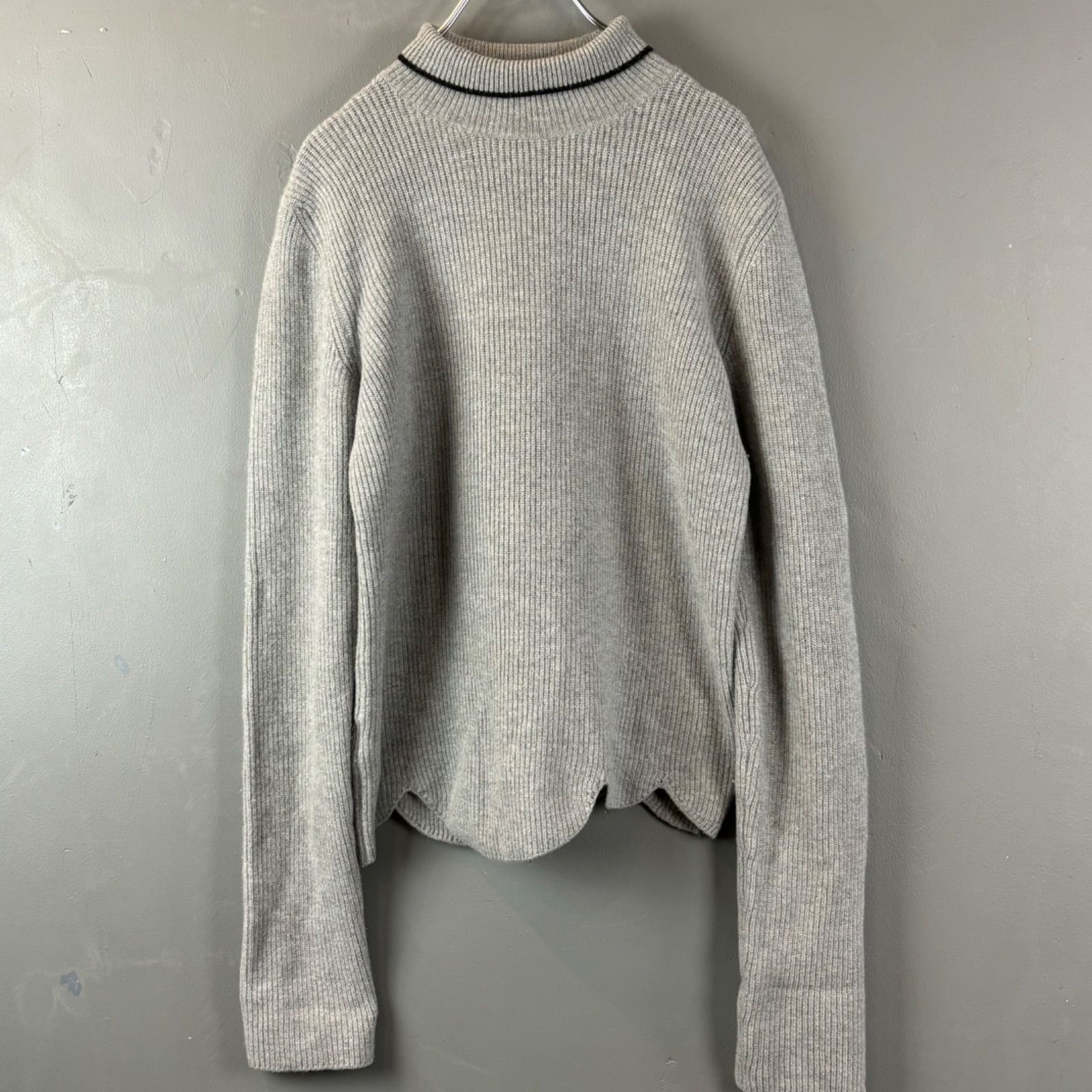 イタリア製 MARNI Turtle Neck Knit Asymmetry Short Length