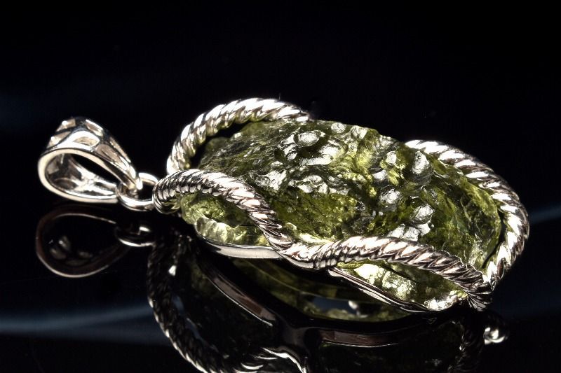 モルダバイト　大玉　9.4ミリ モルダバイト 大玉 9.4ミリ モルダバイト ブレスレット