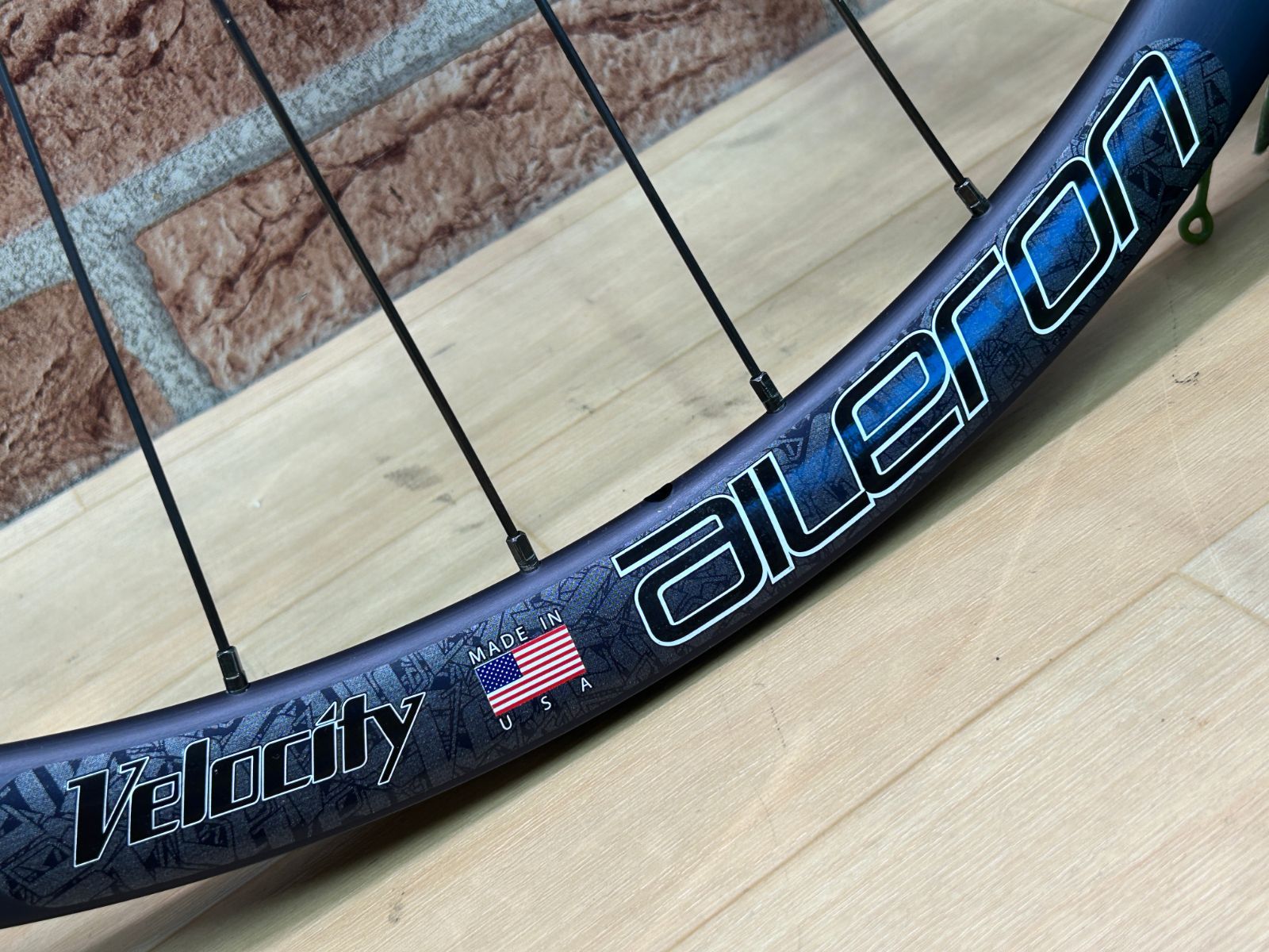 Made in USA】VELOCITY Aileron ディスクロードやシクロクロス・グラベルロードに対応する高品質なリム（手組みホイール） ｰ  kurocycle クロサイクル | kurocycle