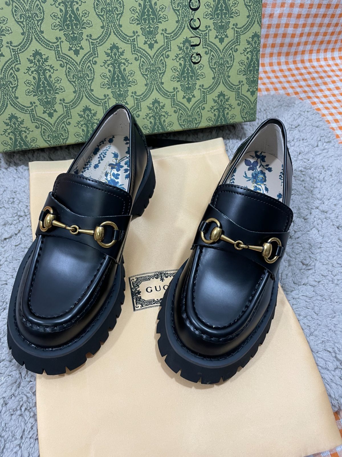 人気商品グッチ GUCCI レザーシューズ  ブラック