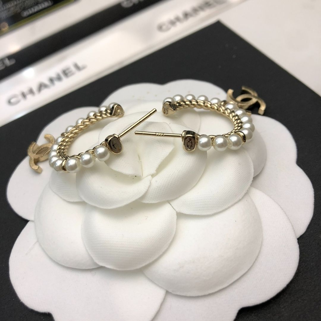 美品シャネル (CHANEL) CCロゴ＆パール フープ ゴールド ピアス - メルカリ