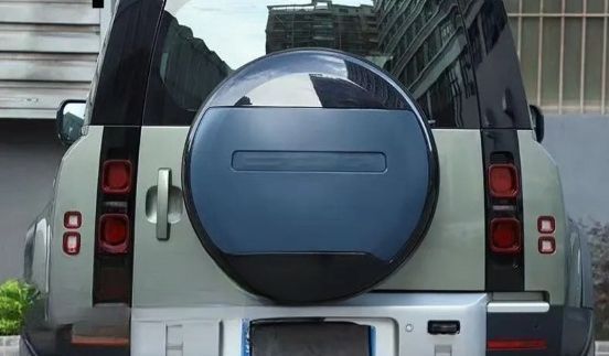 車のスペアタイヤプロテクター スペアタイヤ