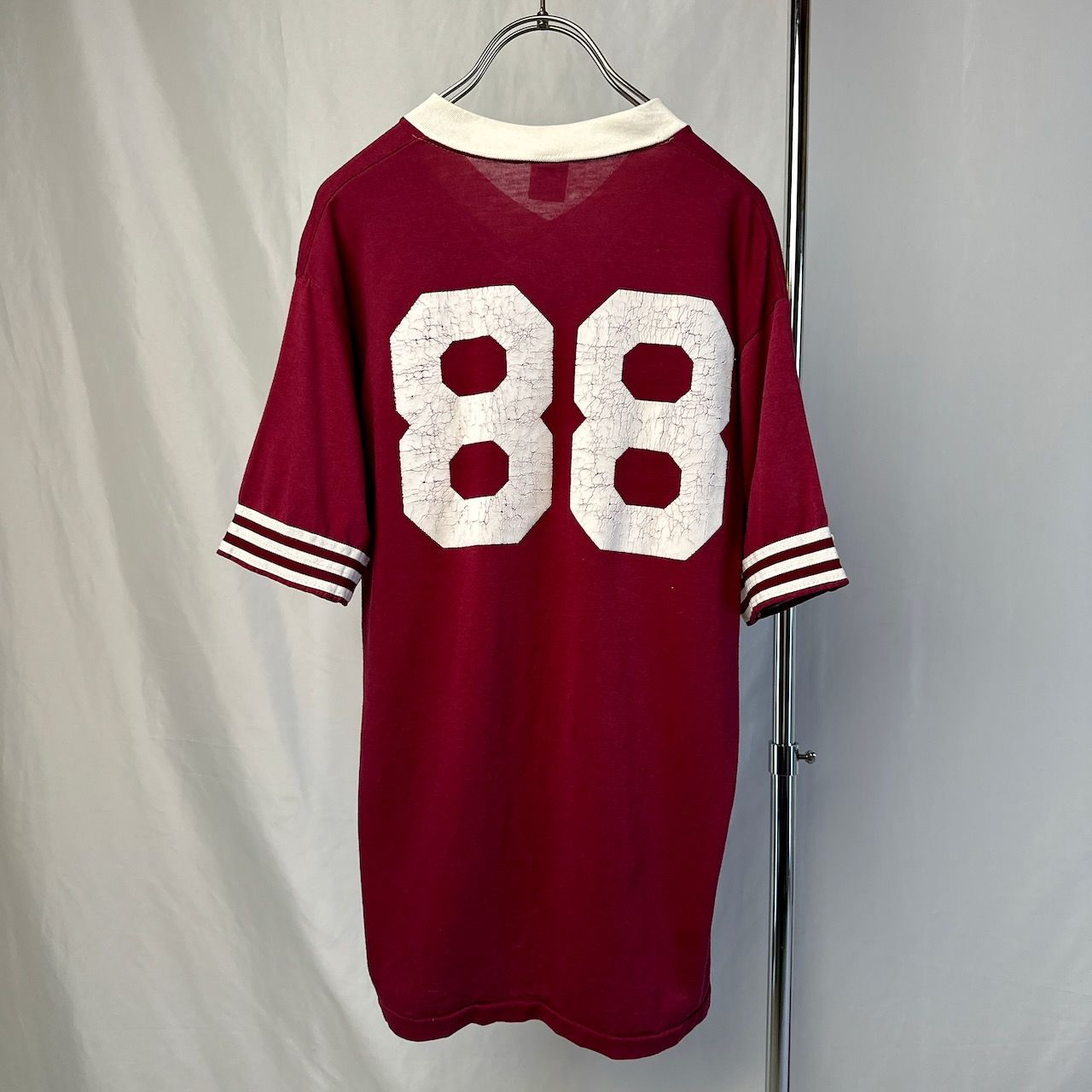 アディダス フロッキープリント フットボールシャツ デザインTシャツ フロッキーロゴ 半袖フットボールTシャツ｜フリークスストアの