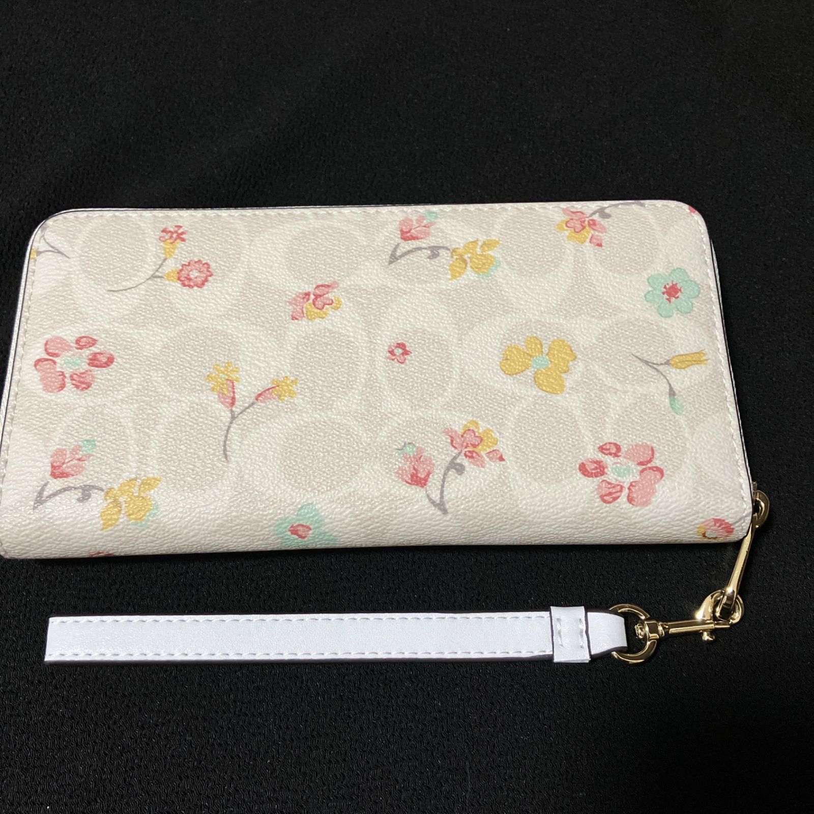 ☆新品未使用☆COACH コーチ ストラップ シグネチャー 花柄 長財布