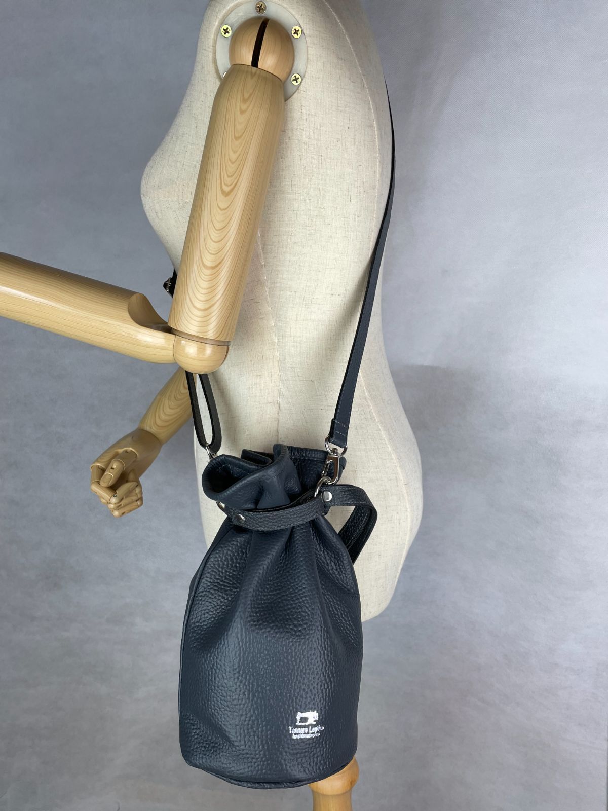 本革巾着バック ショルダー付 グレー 大人レザーHashimoto 匠の技 日本