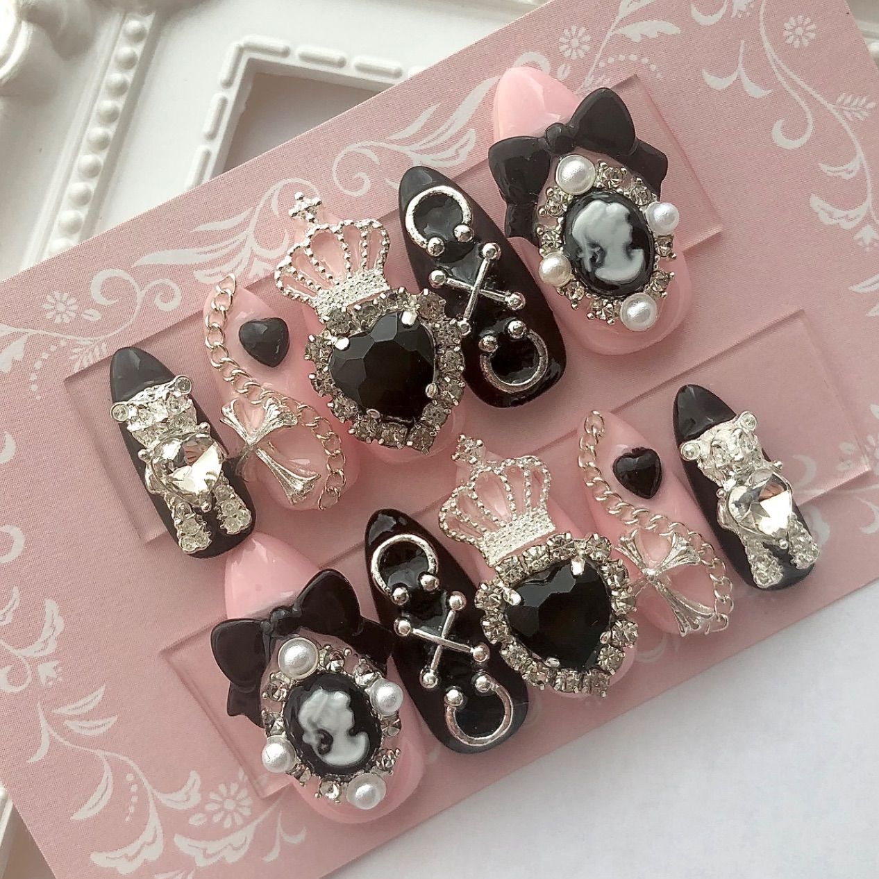 ネイルチップ 量産型 地雷 サブカル ピンク ブラック リボン ピアス  