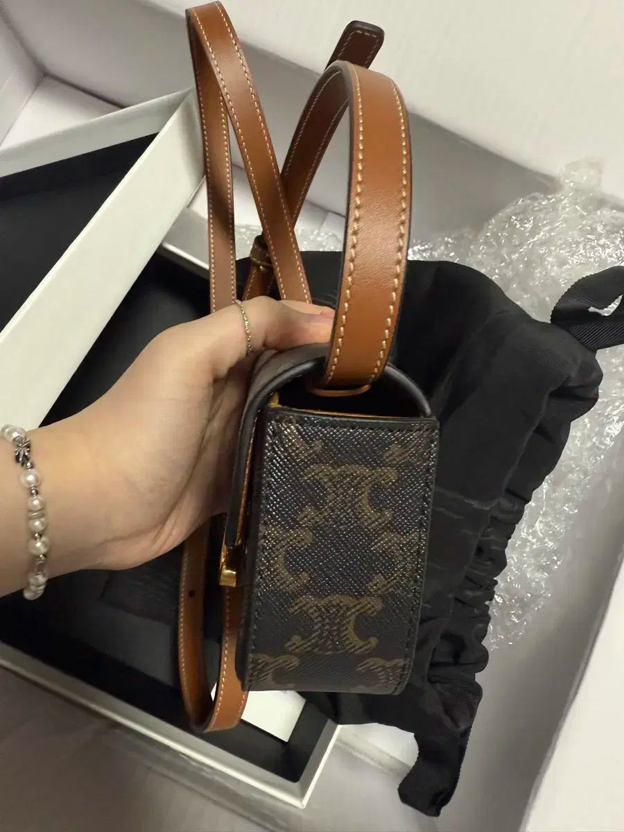 CELINE ミニ クロード / トリオンフ タン CELINE】ミニ クロード トリオンフキャンバス＆カーフスキン