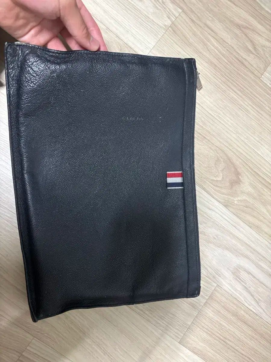 Thom Browne(トム ブラウン) クラッチバッグ 出品 Thom Browne(トム ブラウン) クラッチバッグ 出品