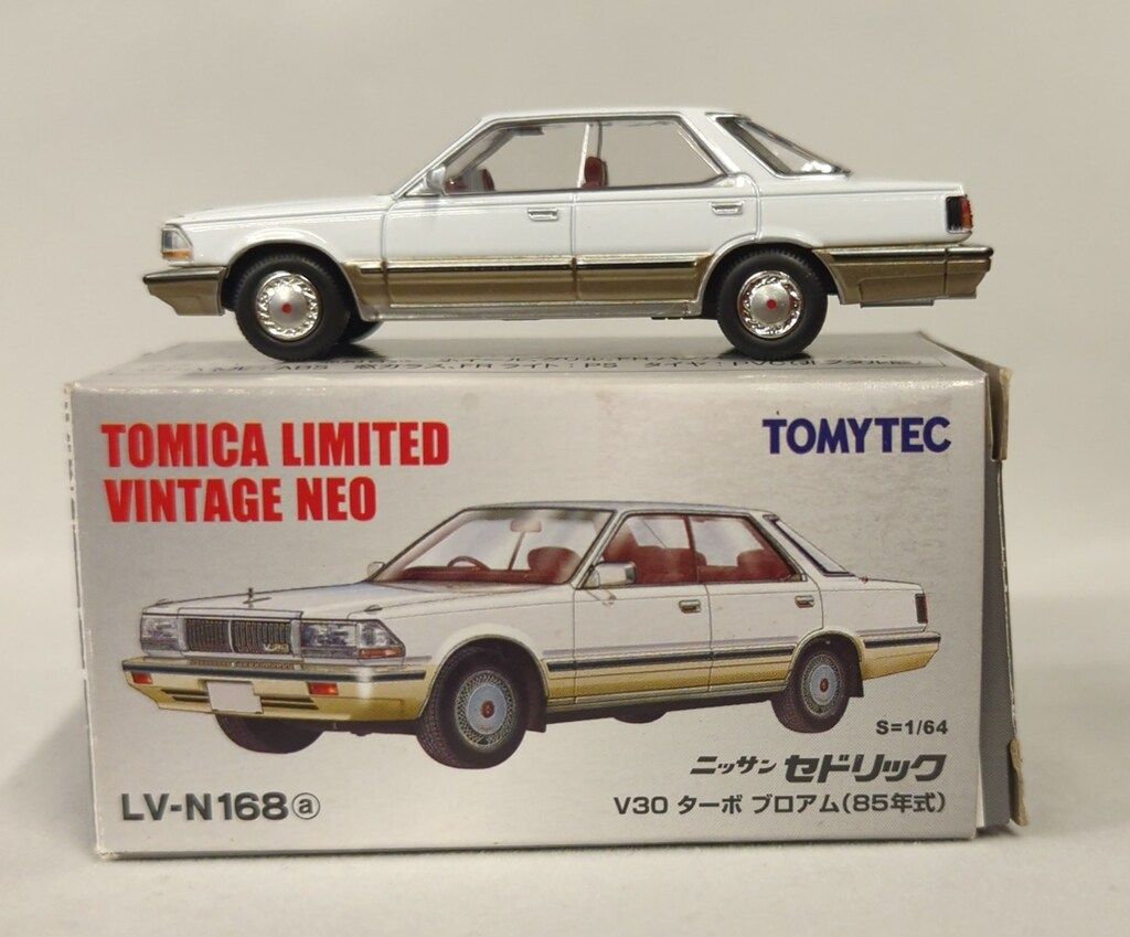 トミーテック TOMICA LIMITED VINTAGE NEO ニッサン セドリック V30 ターボ ブロアム 85年式 白|金 LV-N168a
