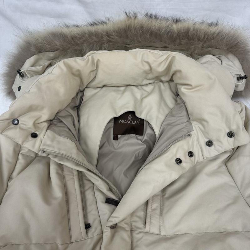 モンクレール　ダウン MONCLER モンクレール ジャケット、上着 ダウンジャケット 44352