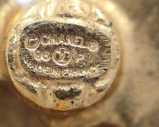 シャネル CHANEL 96P イヤリング 片耳 クリップ式 カメリア ココマーク ゴールド 直径3cm フランス製 ヴィンテージ シャネル CHANEL 96P イヤリング 片耳 クリップ式 カメリア ココマーク