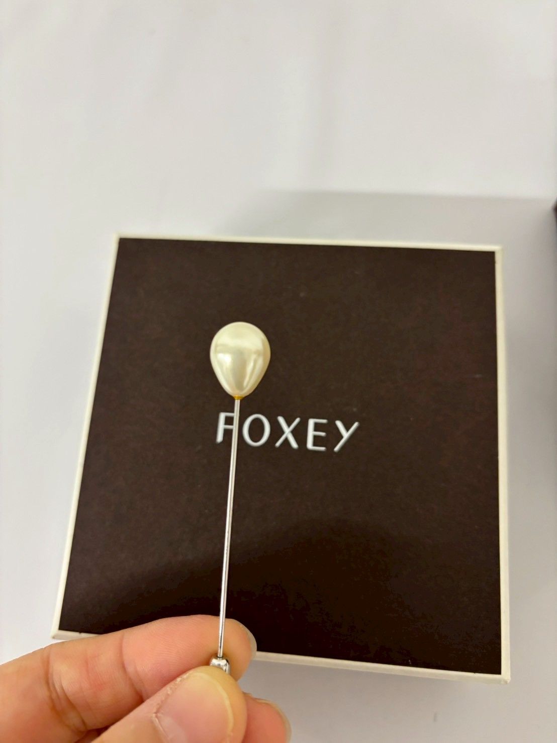 フォクシー　ブローチ　”Signature Pearl” 42629 パール フォクシー ブローチ ”Signature Pearl” 42629 パール