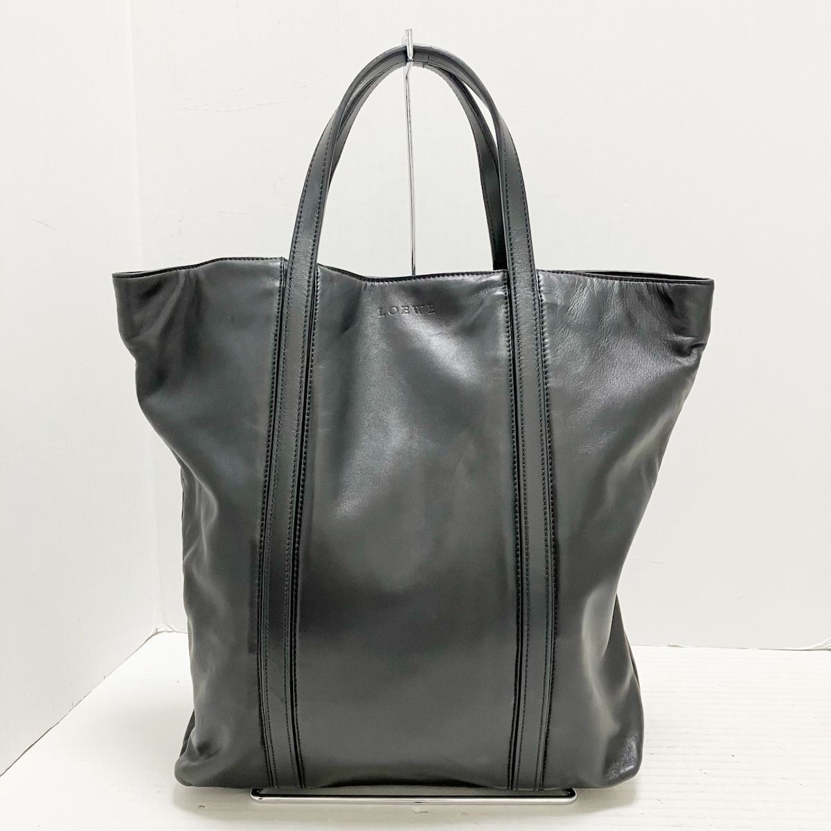 LOEWE(ロエベ) トートバッグ - 黒 ナッパレザー - メルカリ