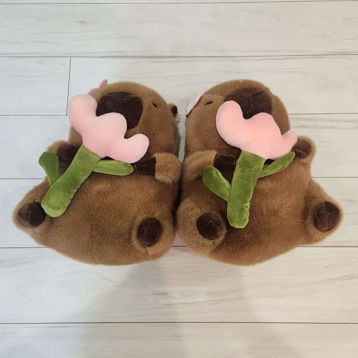 新品 花付き カピバラ 人形
