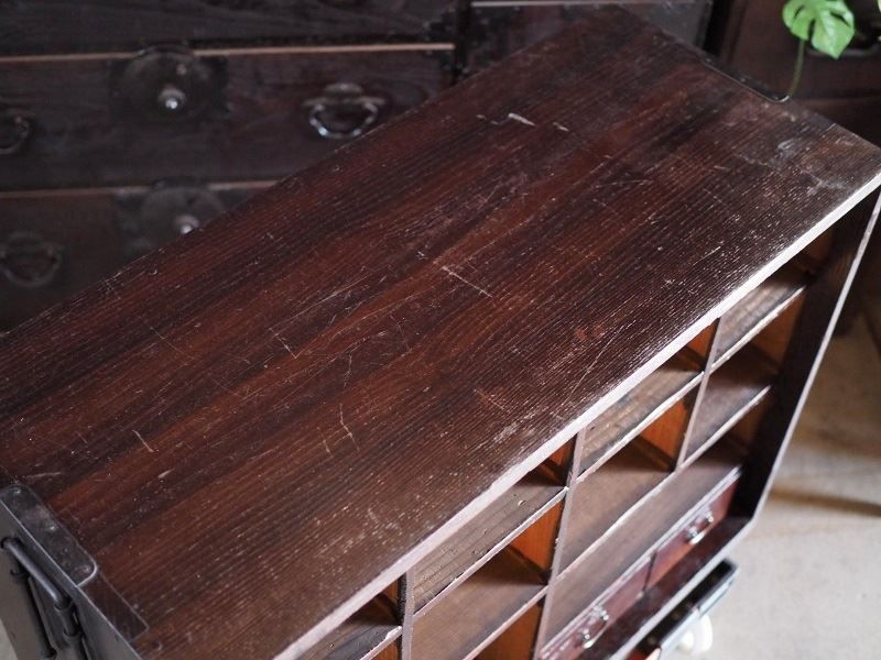 １０升の古い飾り棚