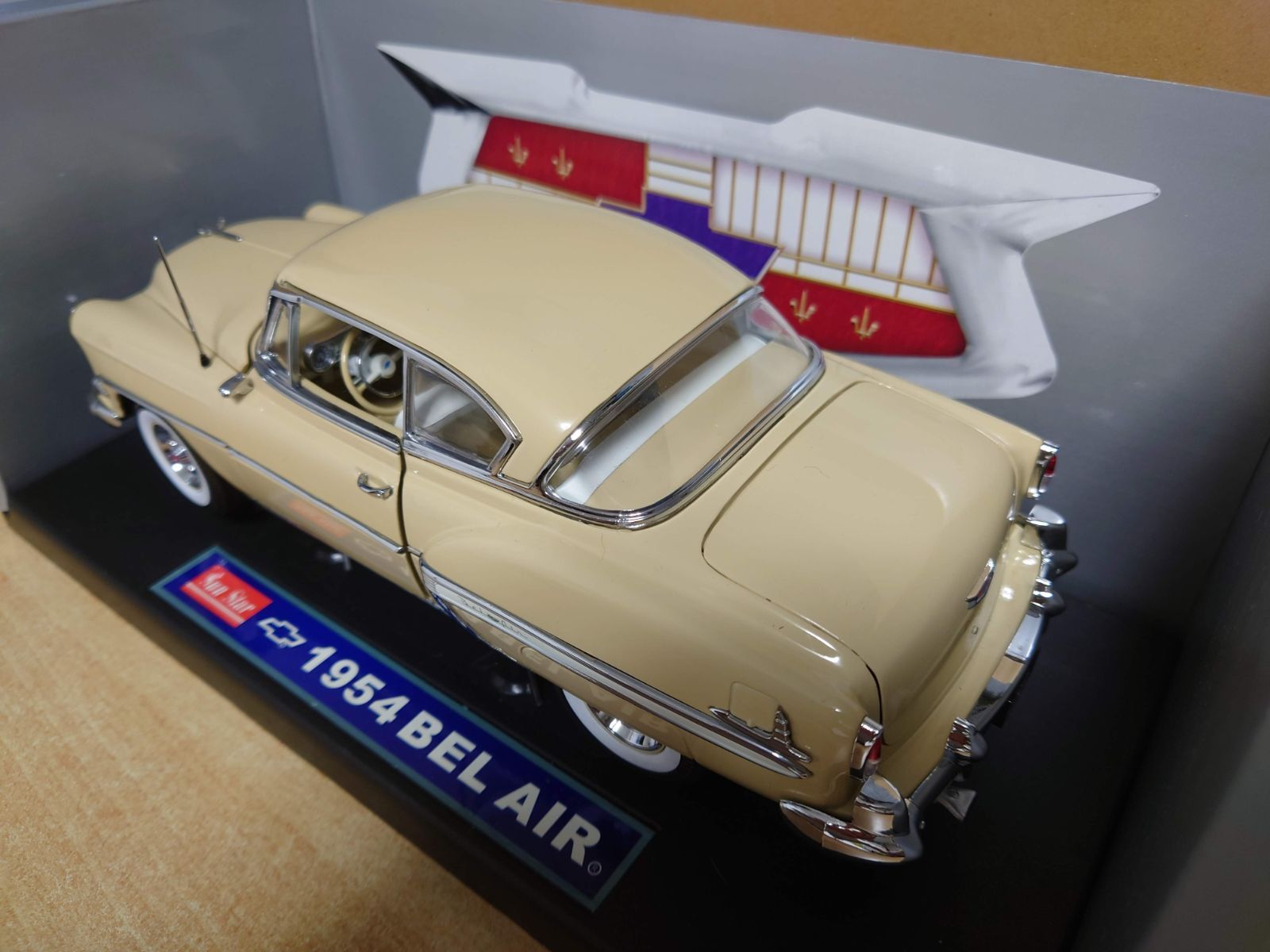 1/18 シボレーベルエア Bel Air 1954ダイキャスト製ミニカー 中古 1/18 シボレーベルエア Bel Air 1954ダイキャスト製ミニカー