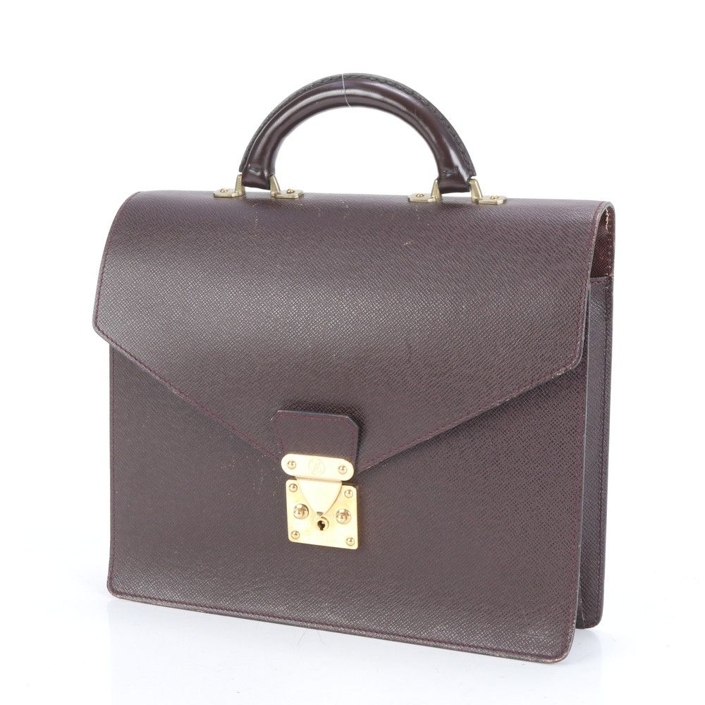 ルイヴィトン レザー　ビジネスバッグ　ブリーフケース　タイガ　A4収納可能 楽天市場】LOUIS VUITTON ルイ ヴィトン タイガ カザン 書類