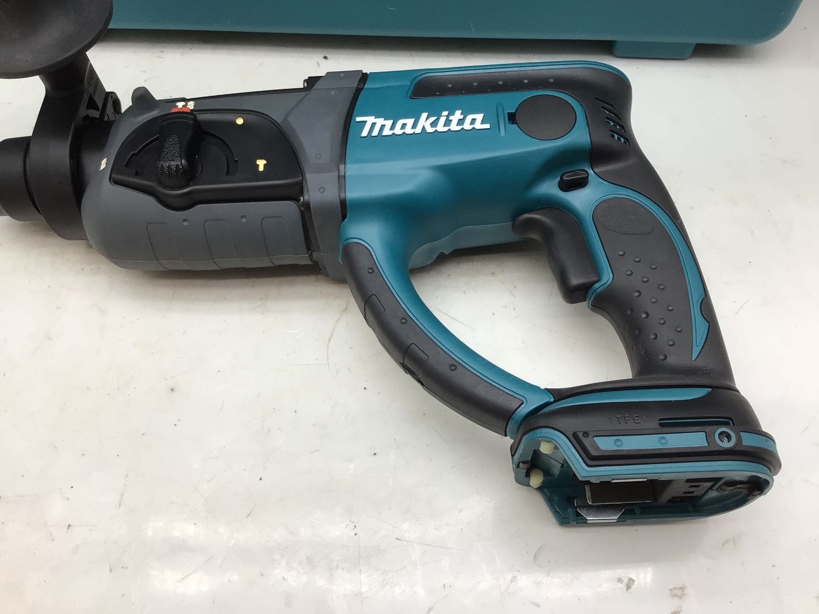 品 Makita マキタ 18v20mm充電式ハンマドリル本体 充電器 バッテリー1個セット HR202DZ ITHLKSJA4EYW エコツール知立店 M02 HRDEVELOPMENT_JP