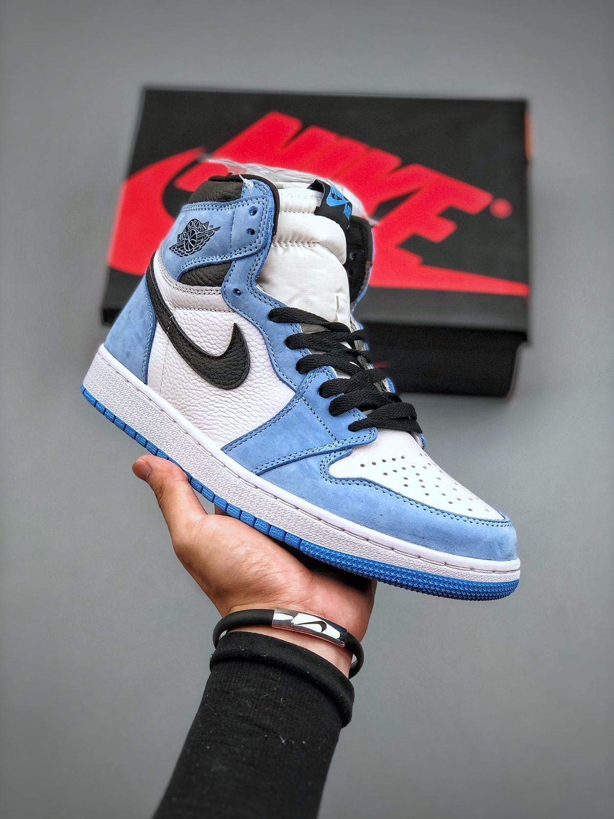 ナイキ スニーカー Nike Air Jordan 1 Retro High OG"University Blue"AJ1 555088-134 男女兼用 並行輸入品