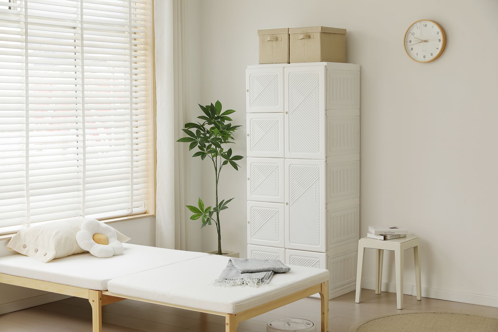 幅69 高さ170cmホワイト扉 ワードローブ クローゼット 一体折りたたみ式 収納 扉付き 洋服ダンス ハンガーラック 簡単組立 大容量 衣類 雑物 防塵 省スペース 高耐荷重 新生活 おしゃれ MARWIL-DEMENAGEMENTS_CH