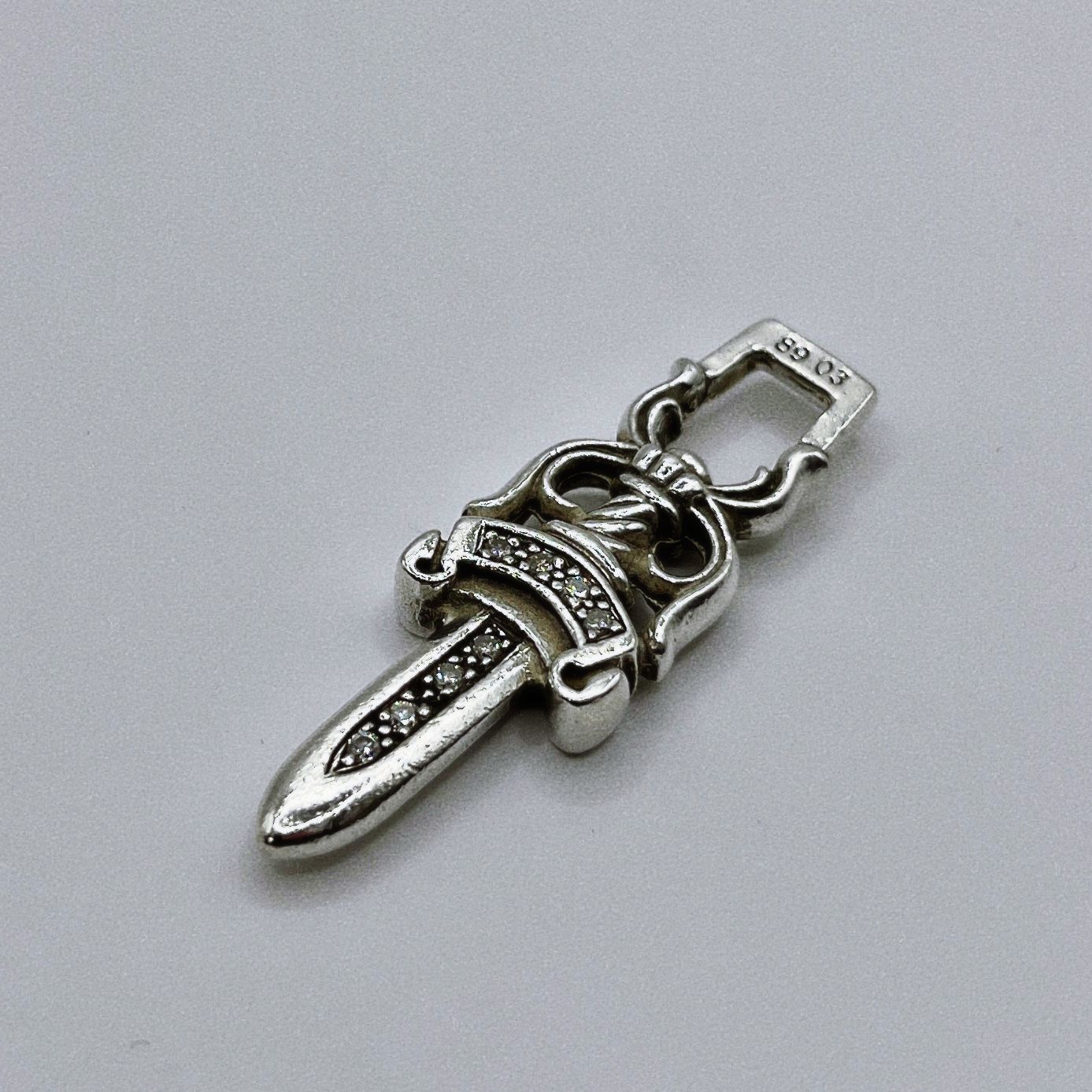 CHROME HEARTS #10 DAGGER DIA PAVE PENDANT - メルカリ