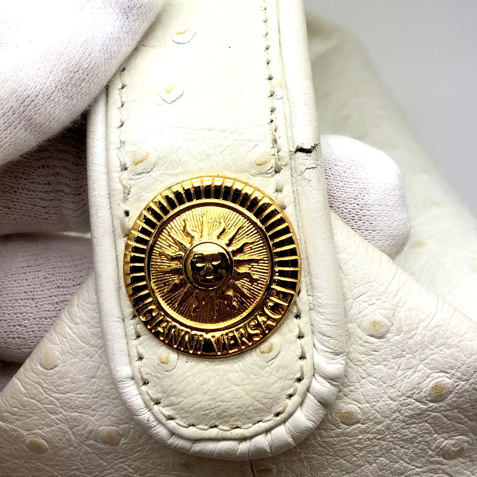 VERSACE バニティバッグ オーストリッチ 型押し レザー ホワイト VERSACE バニティバッグ オーストリッチ型押しレザー ホワイト