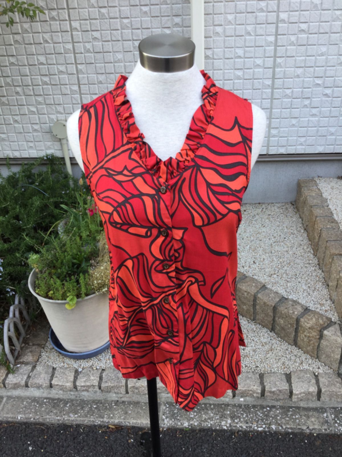 Manuheali i マヌヘアリィフリル襟＆前ボタンチュニックSサイズ RED