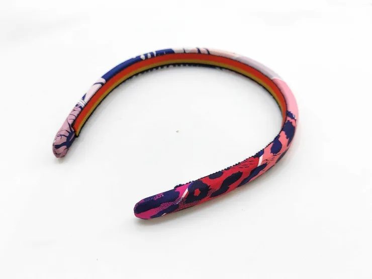 エルメス　HERMES　カチューシャ　 ヘアバンド HERMES （新品・未使用品）エルメス ヘアバンド ELSA エルザ