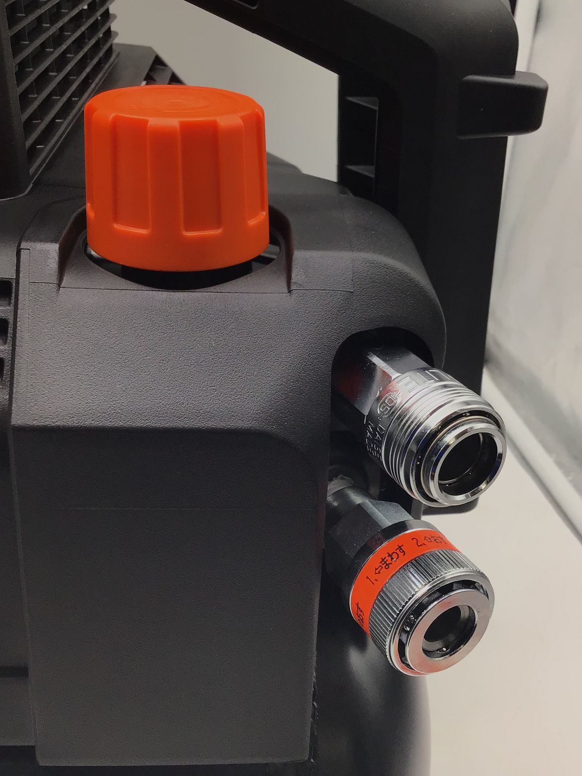 マックス 高圧エアコンプレッサ