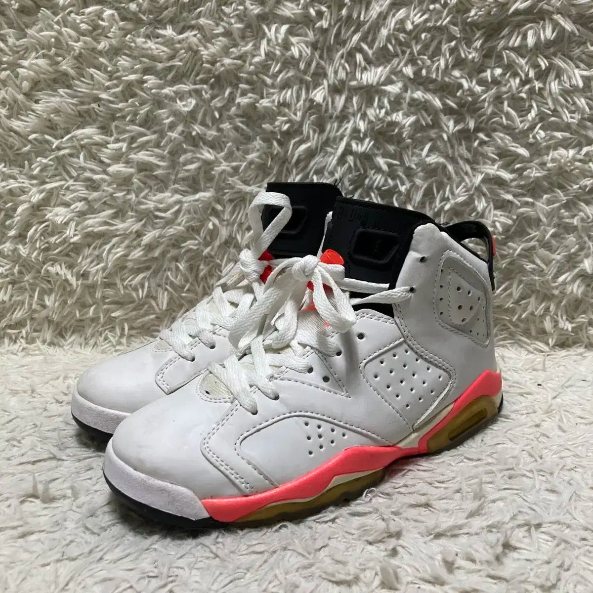 【雷市場（ポンジャン）商品韓国直送】 240 NIKE NIKE(ナイキ) エアジョーダン 6 インフラレッド 白