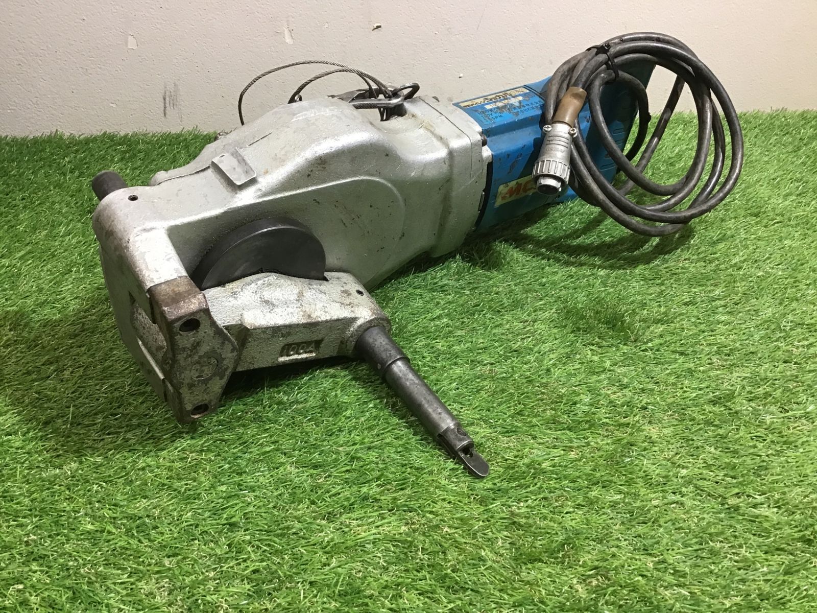 動作品 □MCC電動パイプレンチ