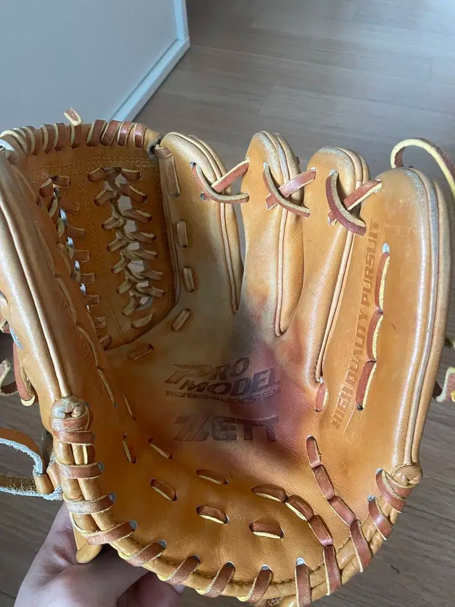 ゼット 投手用グローブ 軟式グラブ プロステイタス 投手用 サイズ:4