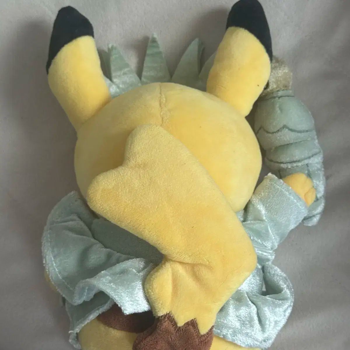 ポケモンセンター ピカチュウ 自由の 女神像 人形