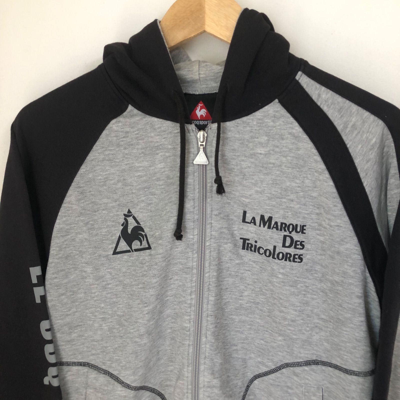 (^w^)b le coq sportif ルコックスポルティフ トップス ジップアップ スウェット トレーナー 普段着 ゴルフ テニス スポーツ ジャージ ルームウェア ランニング ウォーキング 切り替え柄 グレー ブラック メンズ サイズL