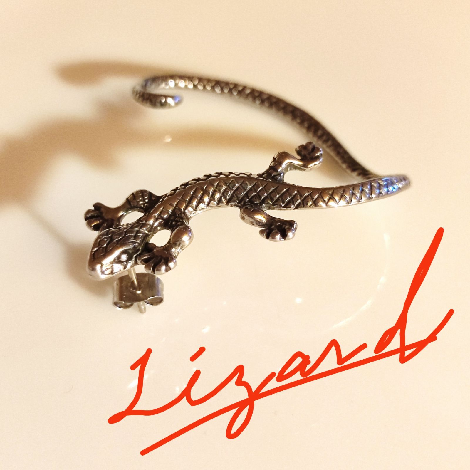 Lizard イヤーフック ピアス（左耳用） - KUuの店☆彡 - メルカリ