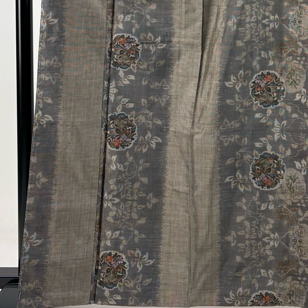 絶対大特恵! 紬 身丈164.5cm 裄丈66cm M 袷 雪輪 草花 灰茶 正絹 秀品