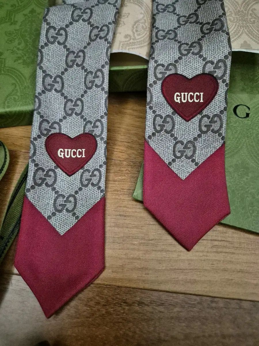 GUCCI グッチ GG ハート ツイリー スカーフ バンド