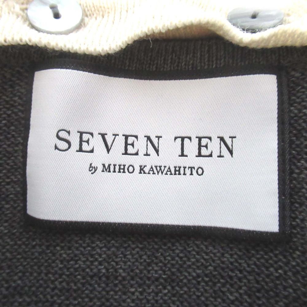 美品 23AW SEVEN TEN by miho kawahito セブンテン タックフリルリボンニットブラウス カットソー 7A218 サイS グレー レディース 古着 中古 美品 23AW SEVEN TEN by miho kawahito セブンテン タックフリル