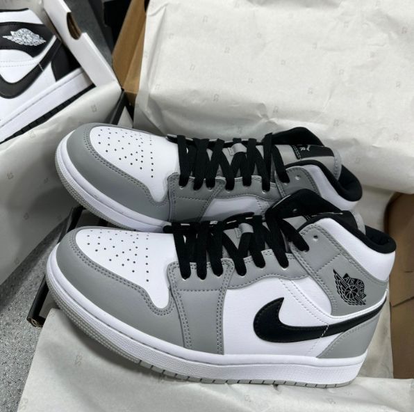 AIR JORDAN 1 [ナイキ] エア ジョーダン 1 ミッド ライトスモーク 