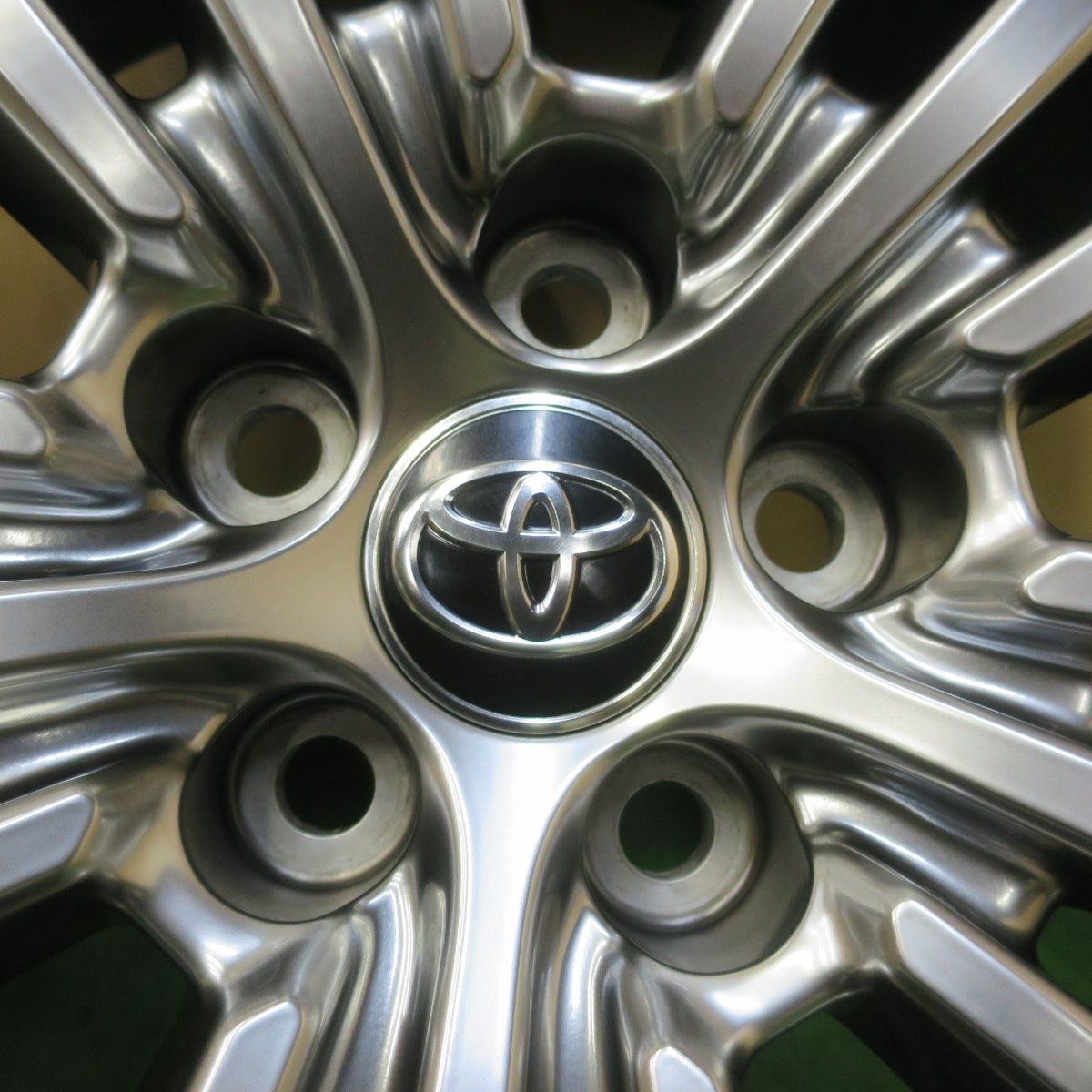 トヨタ80系純正19インチホイール　スタッドレスブリヂストンブリザック トヨタ80系純正19インチホイール スタッドレスブリヂストンブリザック