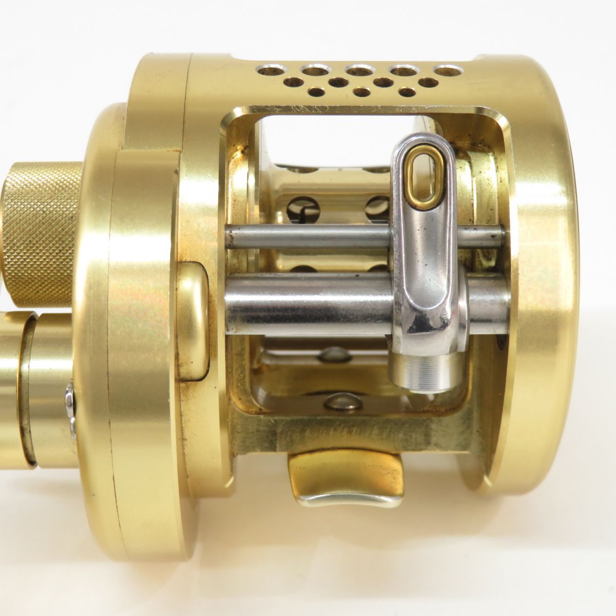 SHIMANO シマノ 00 CALCUTTA CONQUEST カルカッタコンクエスト 200 右 