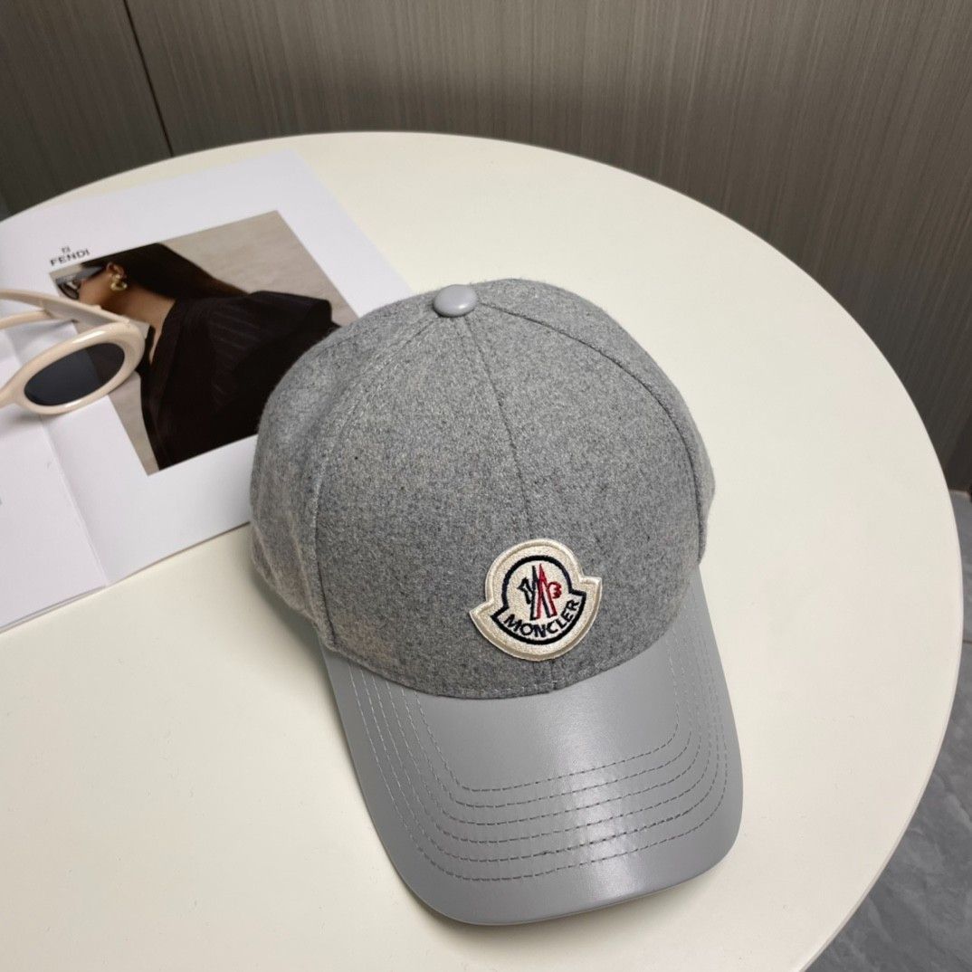 MONCLER グレー